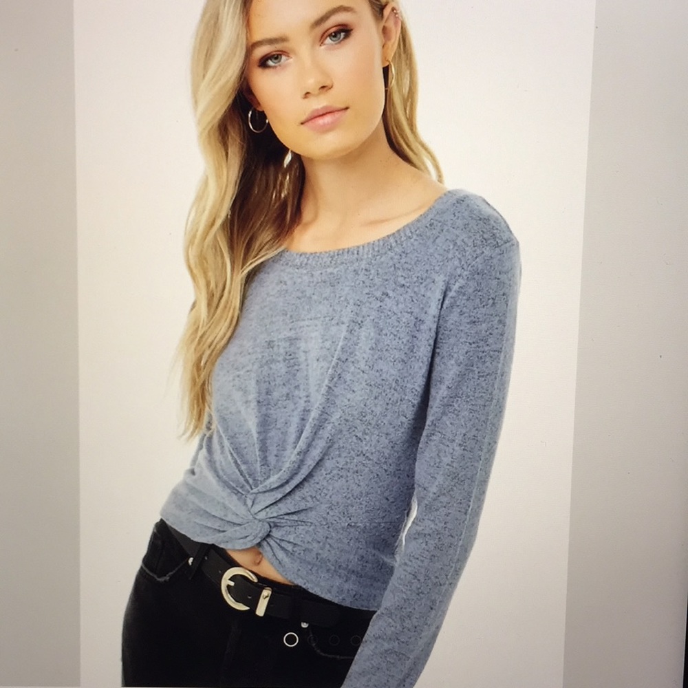 💖NWT!! MARLED TWIST-FRONT TOP